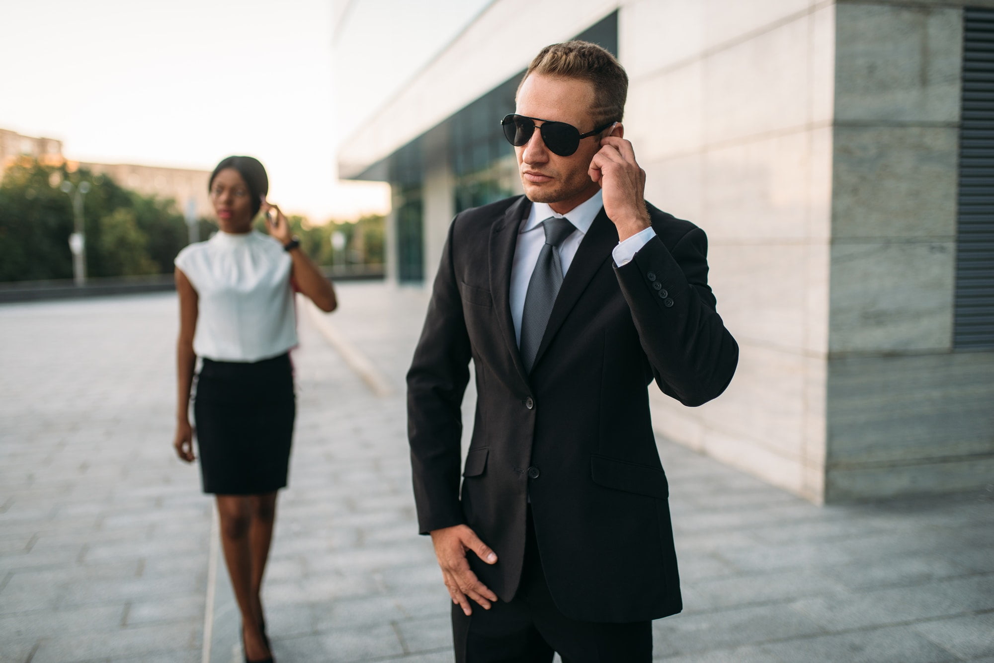 bodyguard-in-sunglasses